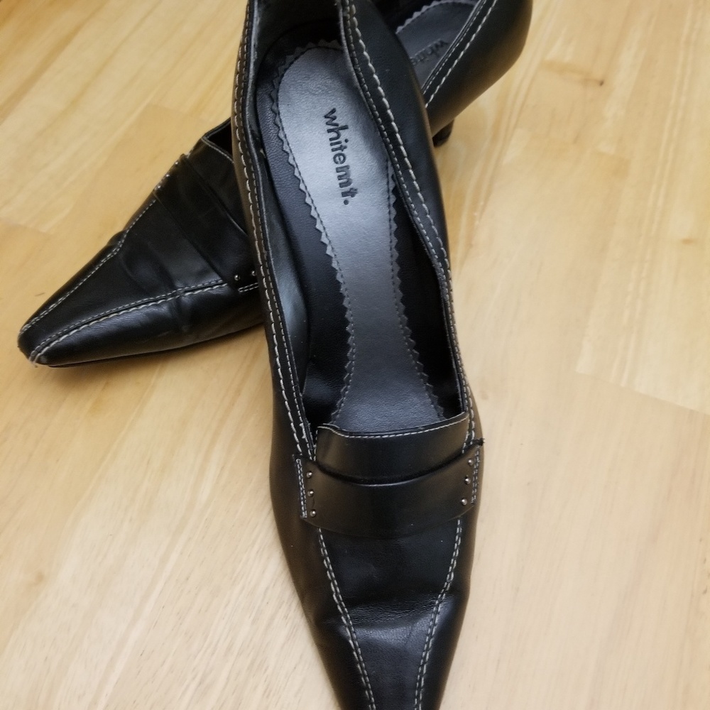 Black 3" heeled pointed toe White Mountain.